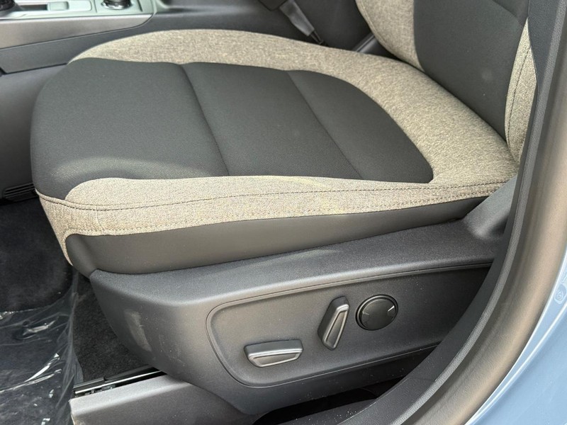 Ford Bronco Sport Vehicle Full-screen Gallery Image 18