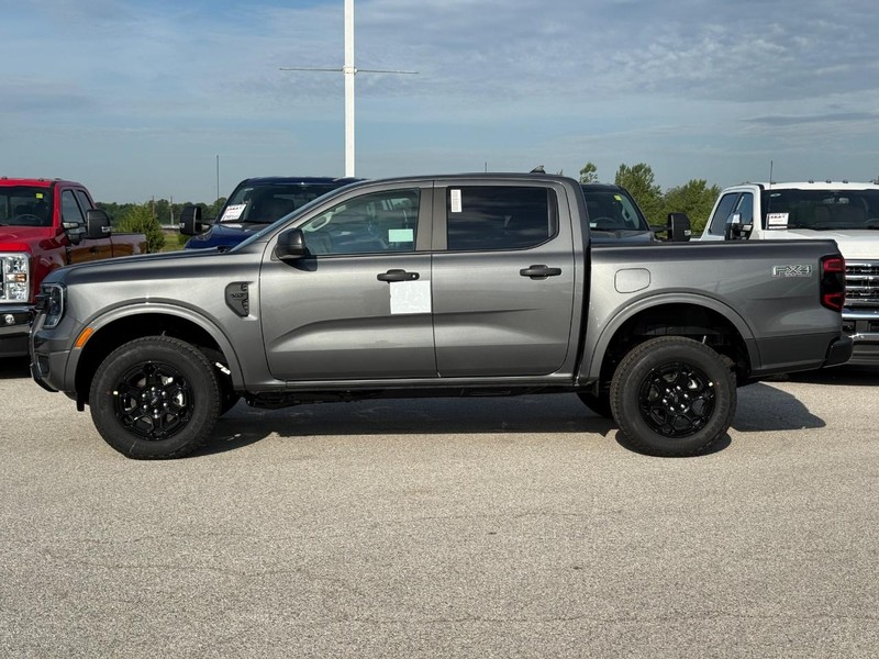 Ford Ranger Vehicle Full-screen Gallery Image 2
