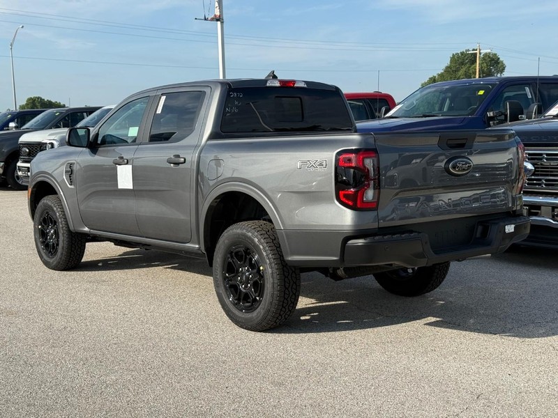 Ford Ranger Vehicle Full-screen Gallery Image 3
