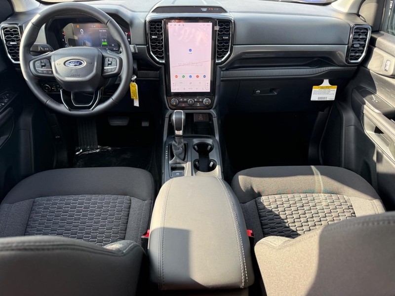 Ford Ranger Vehicle Full-screen Gallery Image 6