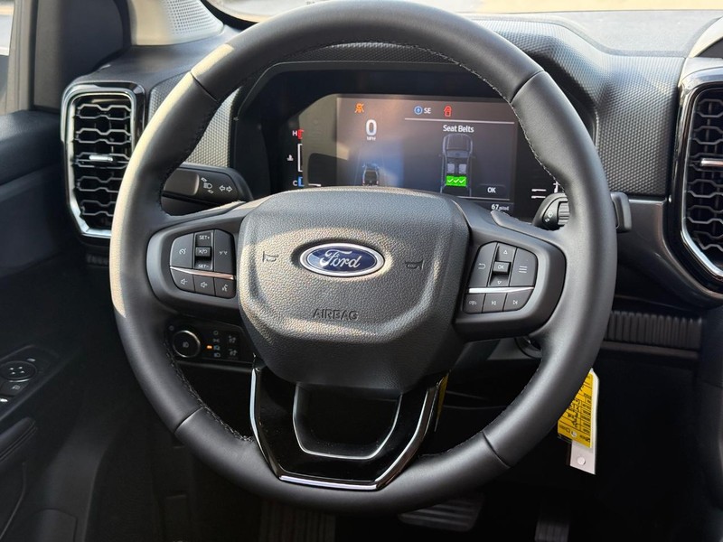 Ford Ranger Vehicle Full-screen Gallery Image 7