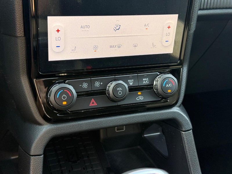 Ford Ranger Vehicle Full-screen Gallery Image 12