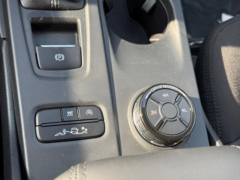 Ford Ranger Vehicle Full-screen Gallery Image 14