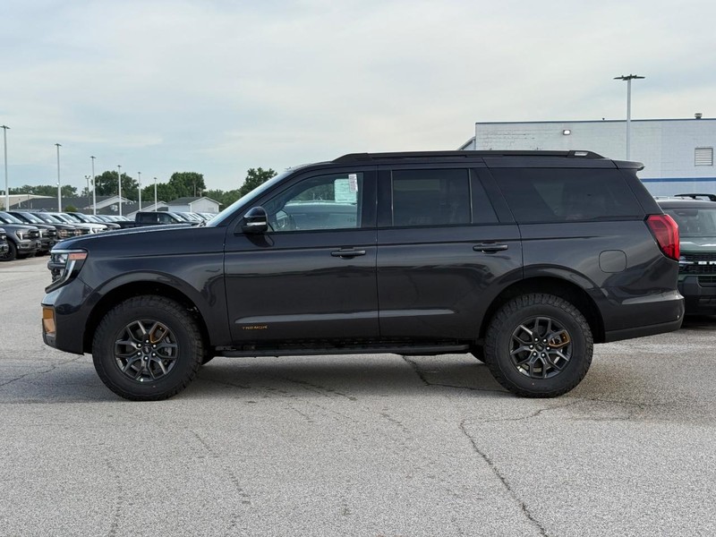Ford Expedition Vehicle Full-screen Gallery Image 2