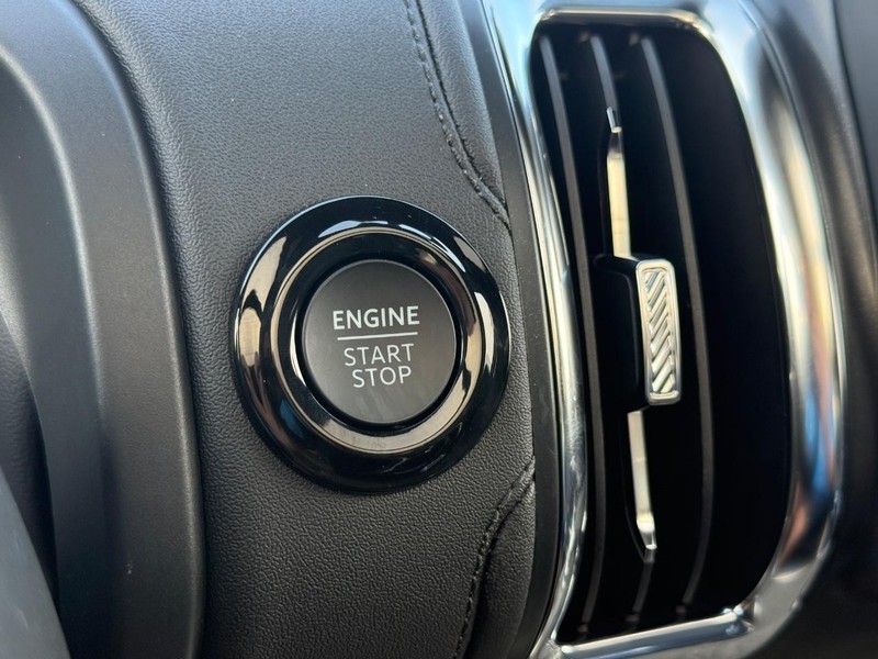Ford Expedition Vehicle Full-screen Gallery Image 13