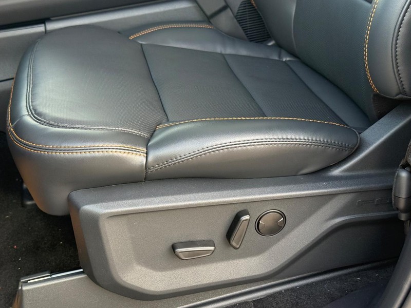 Ford Expedition Vehicle Full-screen Gallery Image 22