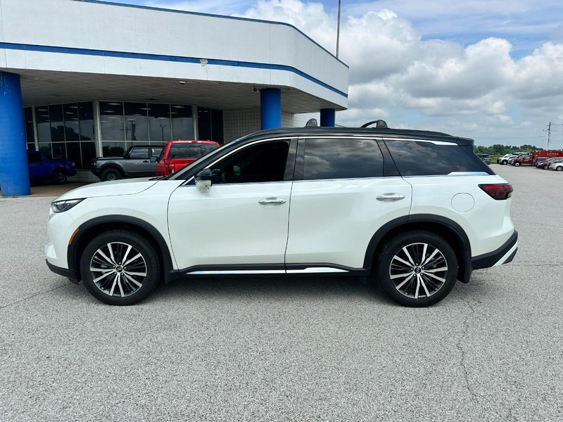 INFINITI QX60 Vehicle Full-screen Gallery Image 2