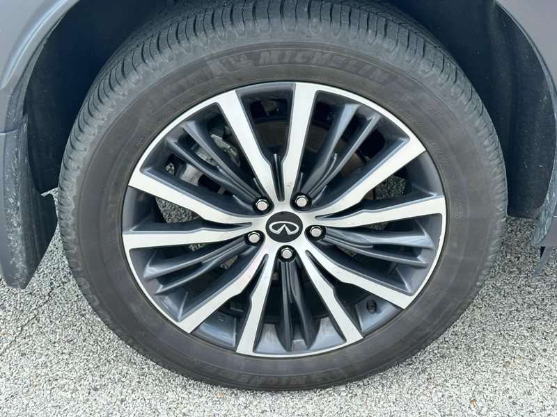 INFINITI QX60 Vehicle Full-screen Gallery Image 6