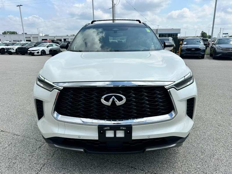 INFINITI QX60 Vehicle Full-screen Gallery Image 9