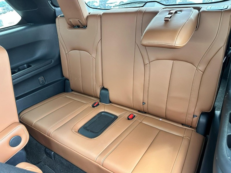 INFINITI QX60 Vehicle Full-screen Gallery Image 11