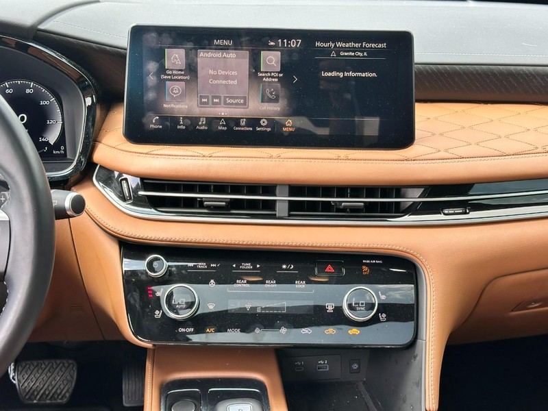 INFINITI QX60 Vehicle Full-screen Gallery Image 16