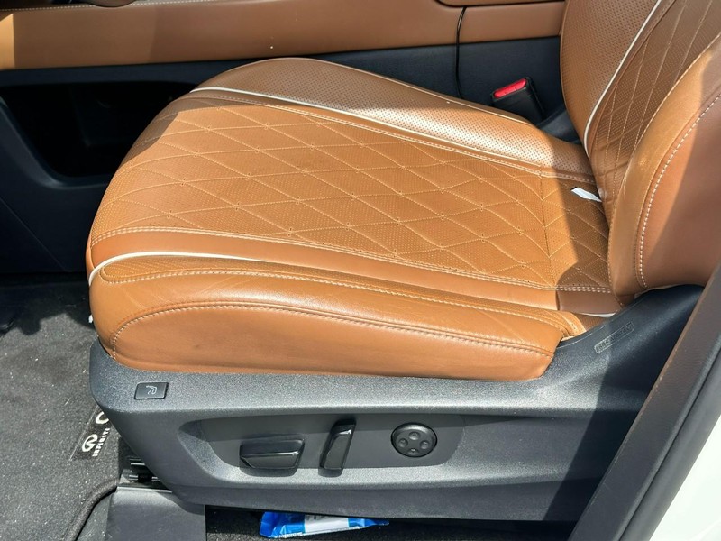 INFINITI QX60 Vehicle Full-screen Gallery Image 21