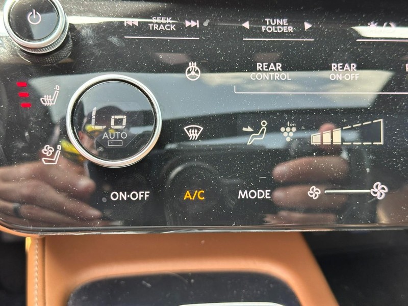 INFINITI QX60 Vehicle Full-screen Gallery Image 25