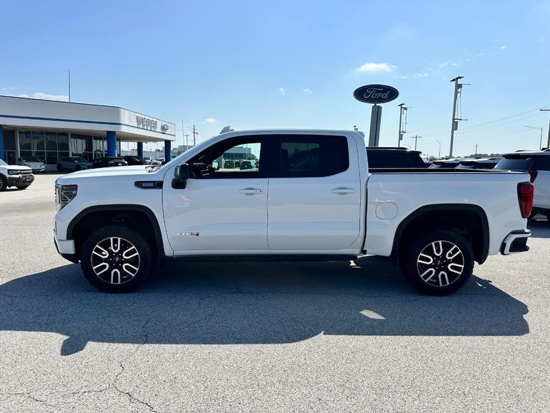 GMC Sierra 1500 Vehicle Full-screen Gallery Image 2
