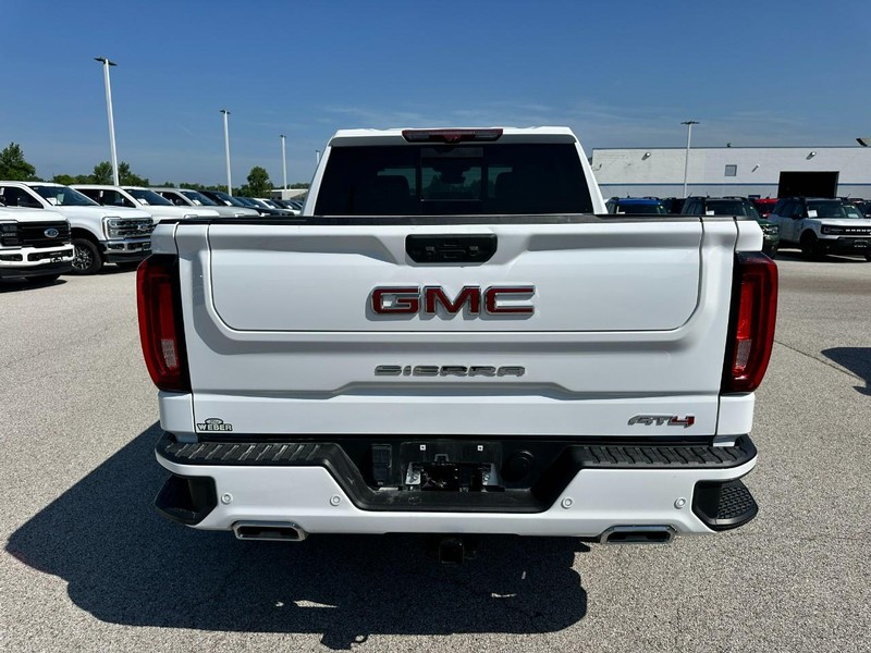 GMC Sierra 1500 Vehicle Full-screen Gallery Image 4