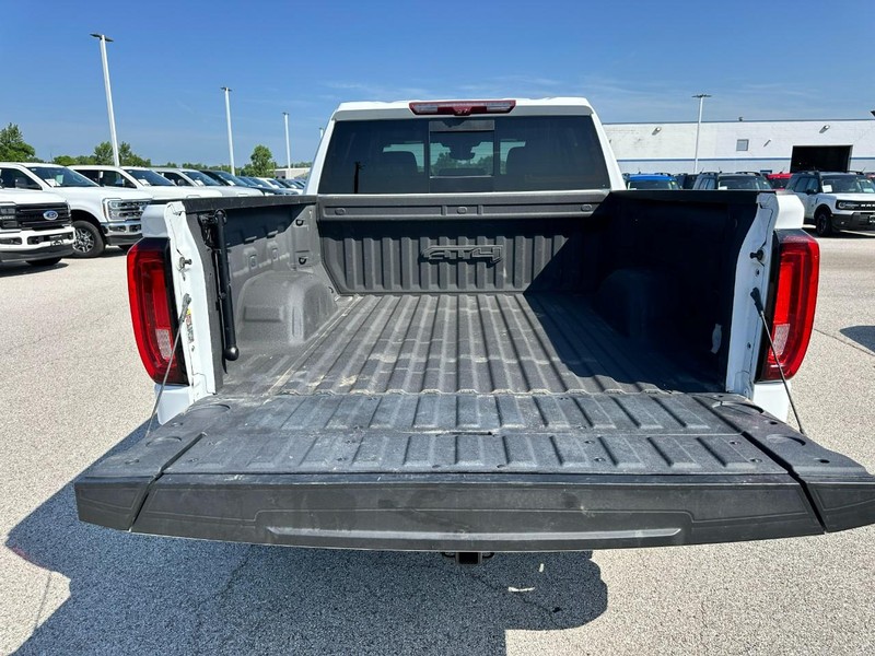 GMC Sierra 1500 Vehicle Full-screen Gallery Image 5