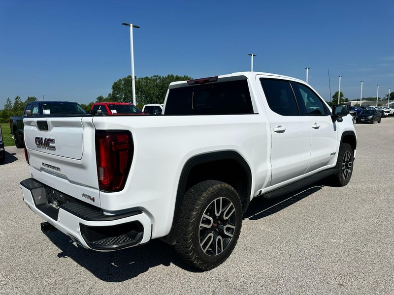 GMC Sierra 1500 Vehicle Full-screen Gallery Image 6