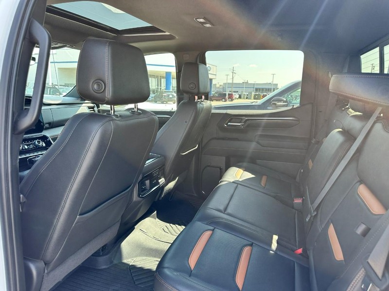 GMC Sierra 1500 Vehicle Full-screen Gallery Image 10