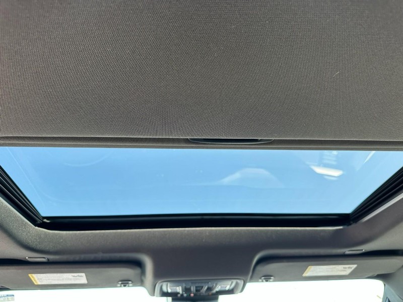 GMC Sierra 1500 Vehicle Full-screen Gallery Image 11