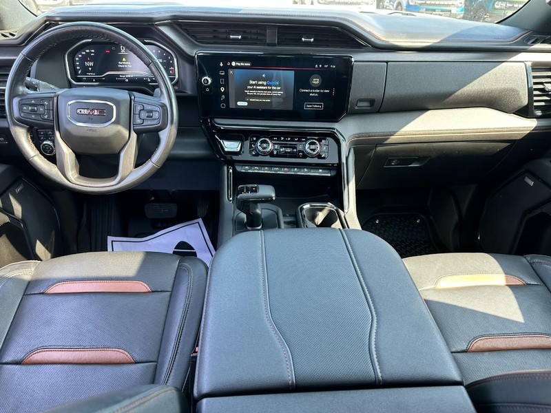 GMC Sierra 1500 Vehicle Full-screen Gallery Image 12