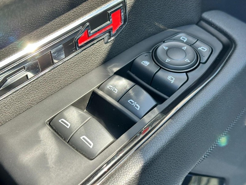 GMC Sierra 1500 Vehicle Full-screen Gallery Image 17