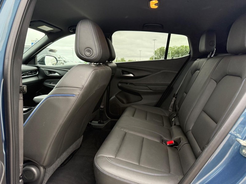 Buick Envista Vehicle Full-screen Gallery Image 10