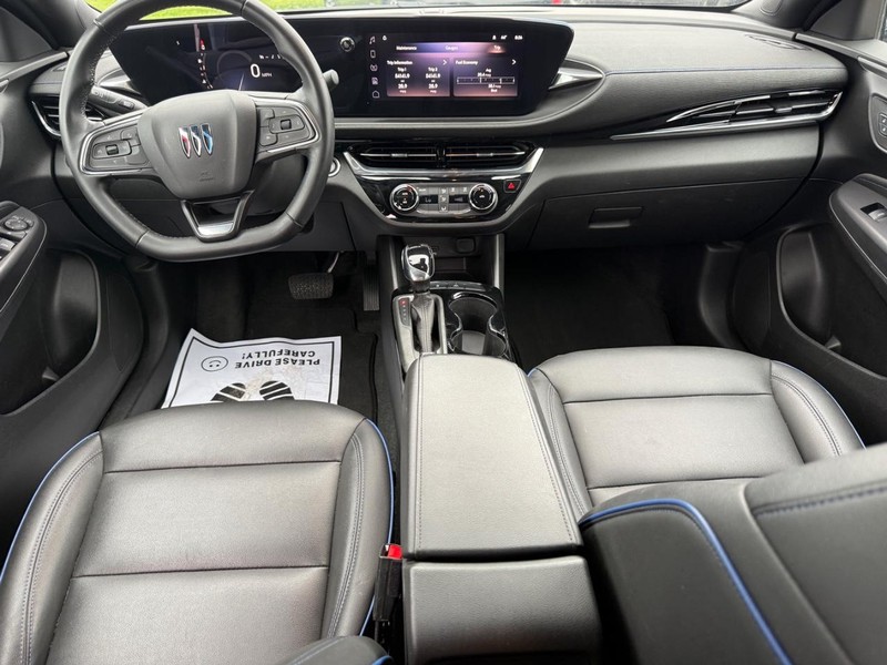 Buick Envista Vehicle Full-screen Gallery Image 11