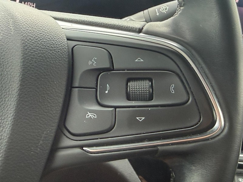 Buick Envista Vehicle Full-screen Gallery Image 14