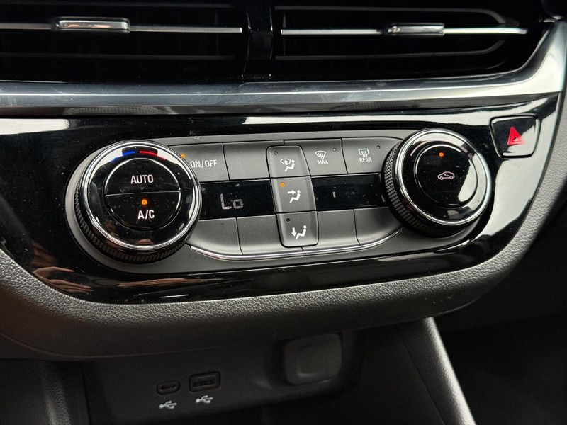 Buick Envista Vehicle Full-screen Gallery Image 18
