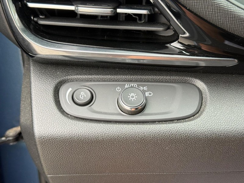 Buick Envista Vehicle Full-screen Gallery Image 22