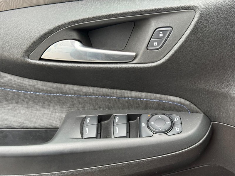 Buick Envista Vehicle Full-screen Gallery Image 23