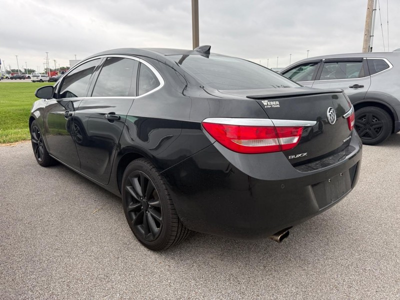 Buick Verano Vehicle Full-screen Gallery Image 02