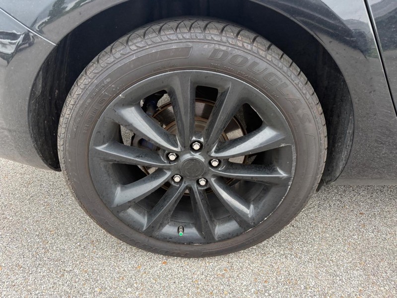 Buick Verano Vehicle Full-screen Gallery Image 04