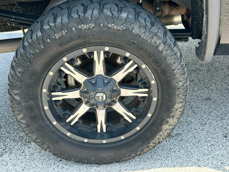 GMC Sierra 1500 Vehicle Full-screen Gallery Image 6