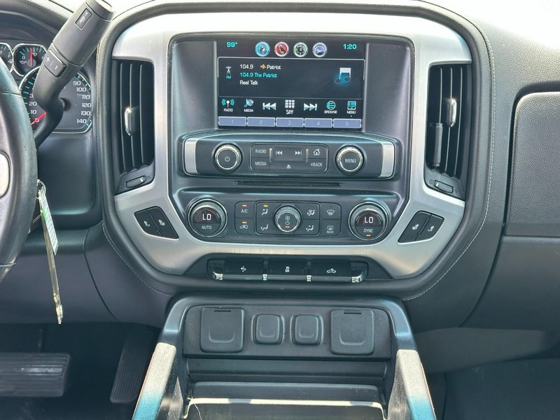 GMC Sierra 1500 Vehicle Full-screen Gallery Image 12