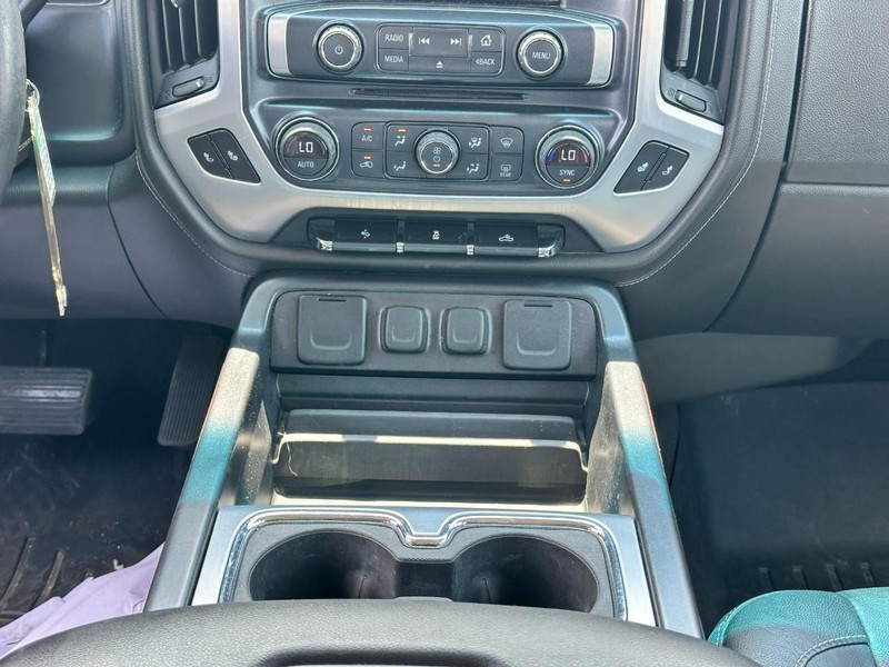 GMC Sierra 1500 Vehicle Full-screen Gallery Image 13