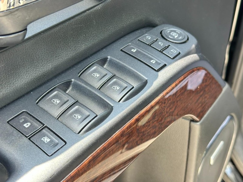 GMC Sierra 1500 Vehicle Full-screen Gallery Image 15