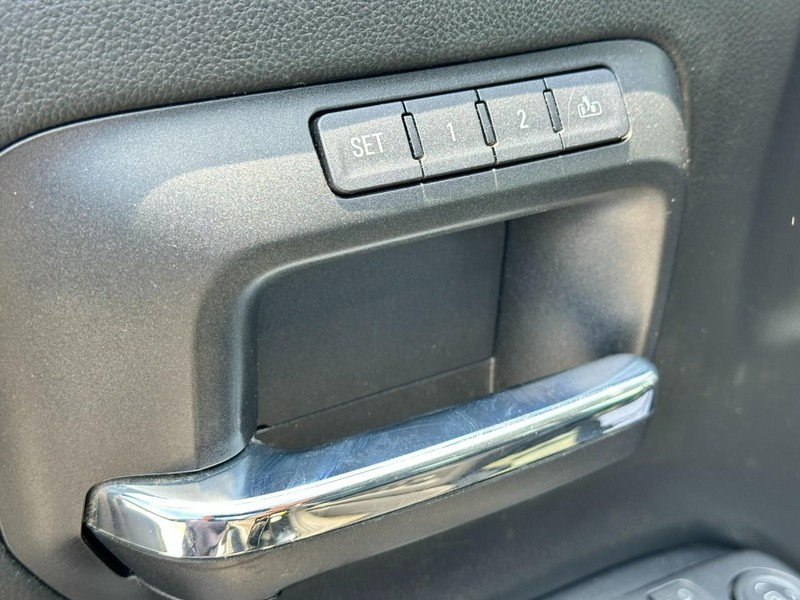 GMC Sierra 1500 Vehicle Full-screen Gallery Image 16