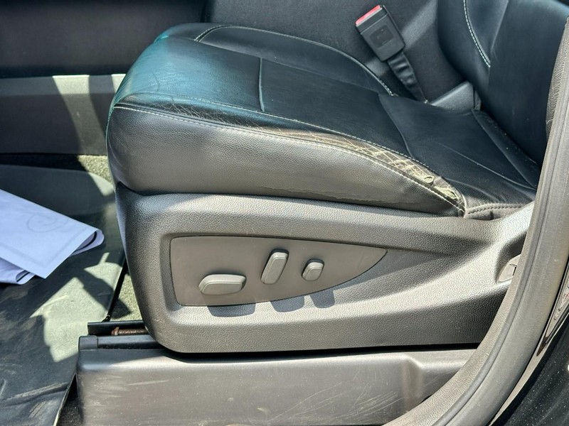 GMC Sierra 1500 Vehicle Full-screen Gallery Image 17