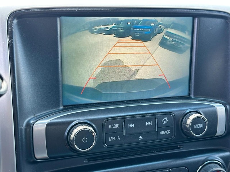 GMC Sierra 1500 Vehicle Full-screen Gallery Image 23