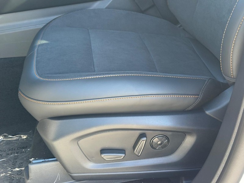 Ford Explorer Vehicle Full-screen Gallery Image 21
