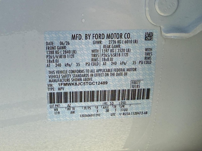 Ford Explorer Vehicle Full-screen Gallery Image 22
