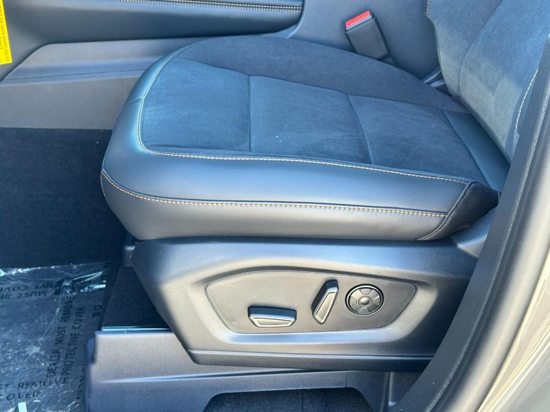 Ford Explorer Vehicle Full-screen Gallery Image 13
