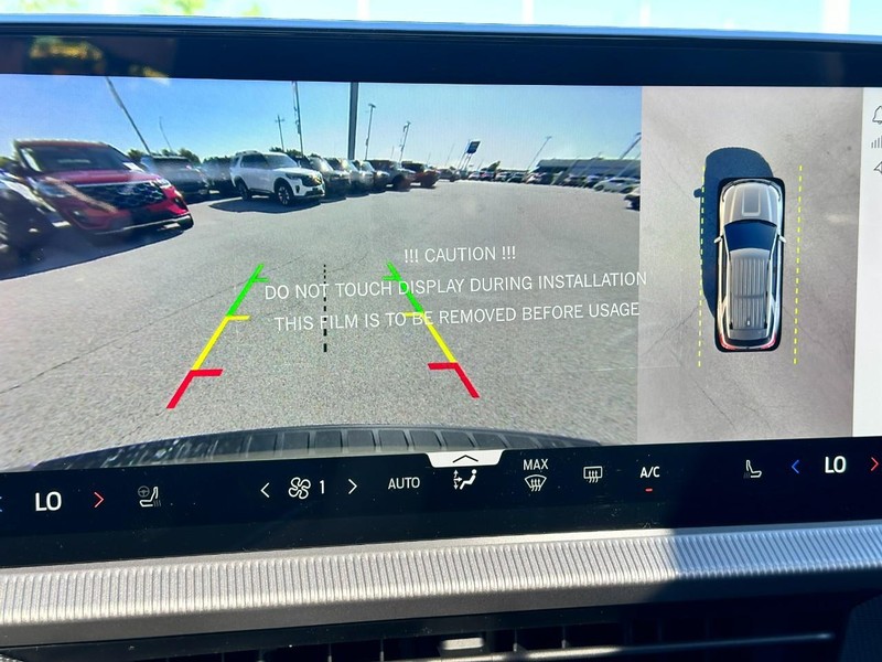 Ford Explorer Vehicle Full-screen Gallery Image 16