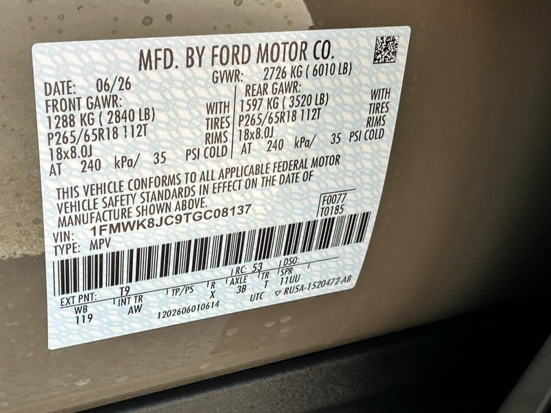 Ford Explorer Vehicle Full-screen Gallery Image 17