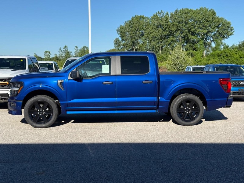 Ford F-150 Vehicle Full-screen Gallery Image 2