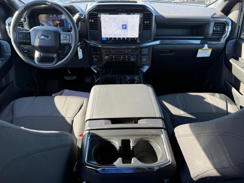 Ford F-150 Vehicle Full-screen Gallery Image 6