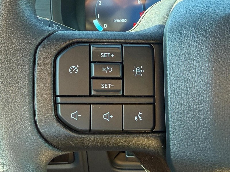 Ford F-150 Vehicle Full-screen Gallery Image 8