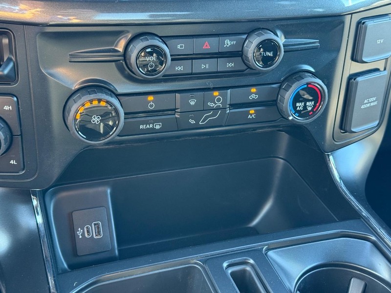 Ford F-150 Vehicle Full-screen Gallery Image 13