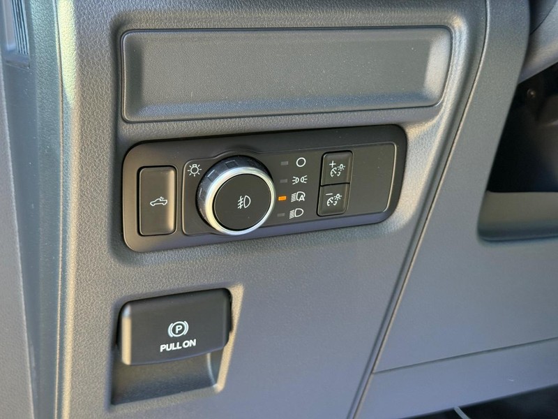 Ford F-150 Vehicle Full-screen Gallery Image 16